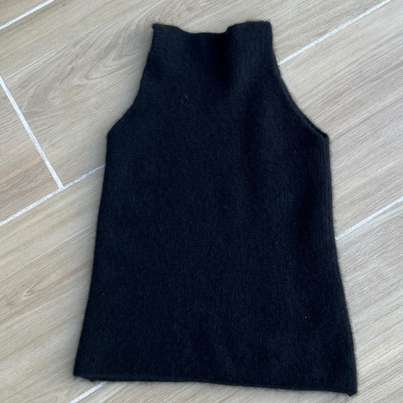 Subtle Luxury 100% Cashmere Black Sleeveless Top Size Small/Medium - Picture 9 of 9